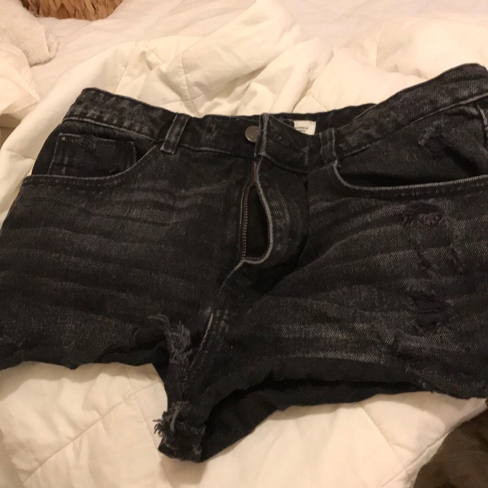 Black Zara shorts